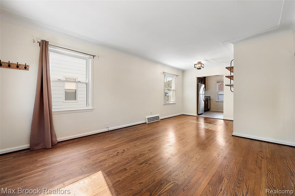 929 Cambridge Road, Berkley, MI 48072 — Photo 8