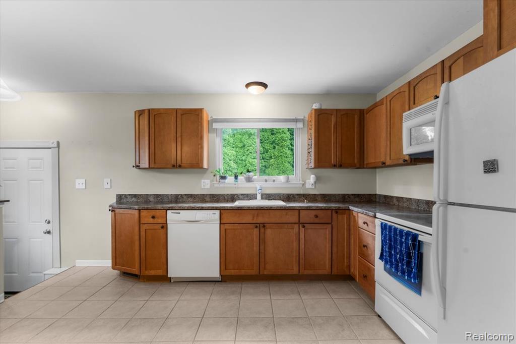 2519 Buckingham Avenue, Berkley, MI 48072 — Photo 7