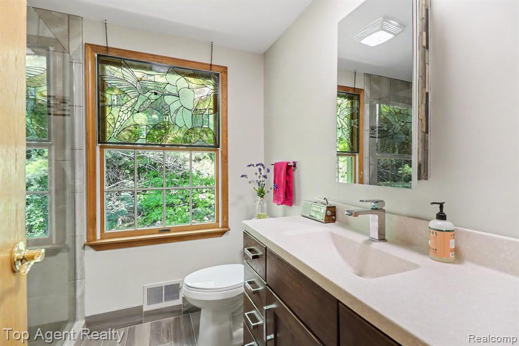 2411 Farmbrook Trail, Oxford, MI 48370 — Photo 15
