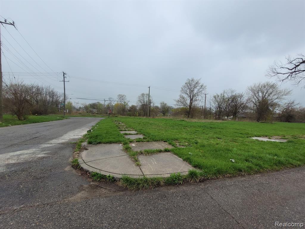 3905 BEACONSFIELD Street, Detroit, MI 48224 — Photo 2