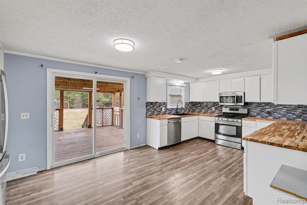 5912 Falkenbury Road, North Branch, MI 48461 — Photo 13