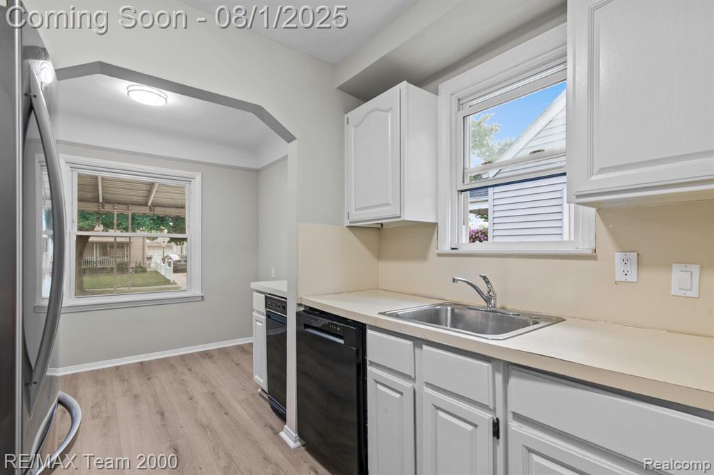 562 Mill Street, Lincoln Park, MI 48146 — Photo 10