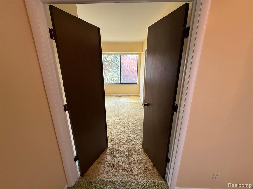 11 KIMBERLY Lane, 54, Dearborn, MI 48120 — Photo 25