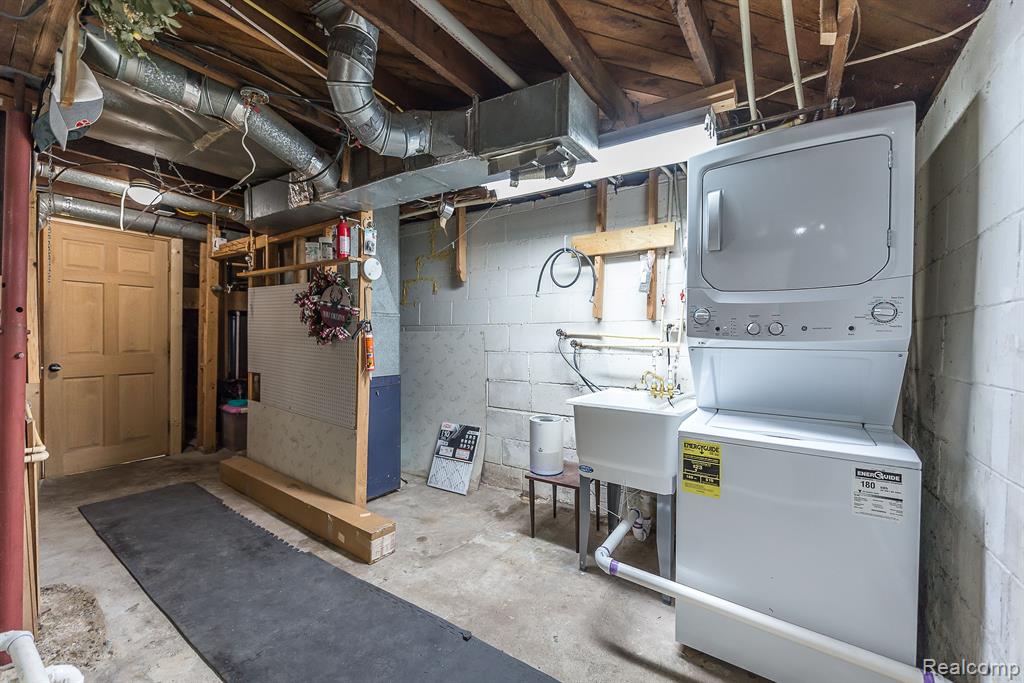 8128 Halfway Drive, Brighton, MI 48116 — Photo 30