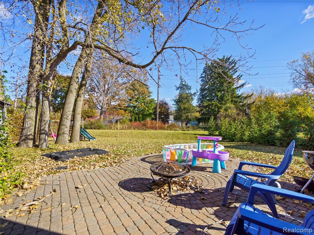 825 Huntclub Boulevard, Auburn Hills, MI 48326 — Photo 29