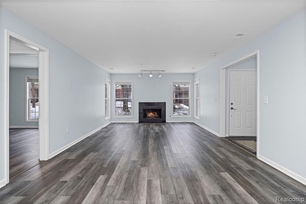 28139 Carlton Way Drive, Novi, MI 48377 — Photo 8
