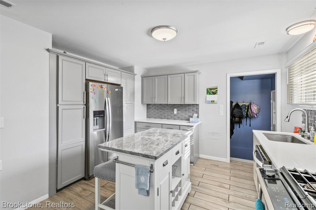 42475 Postiff Avenue, Plymouth, MI 48170 — Photo 13