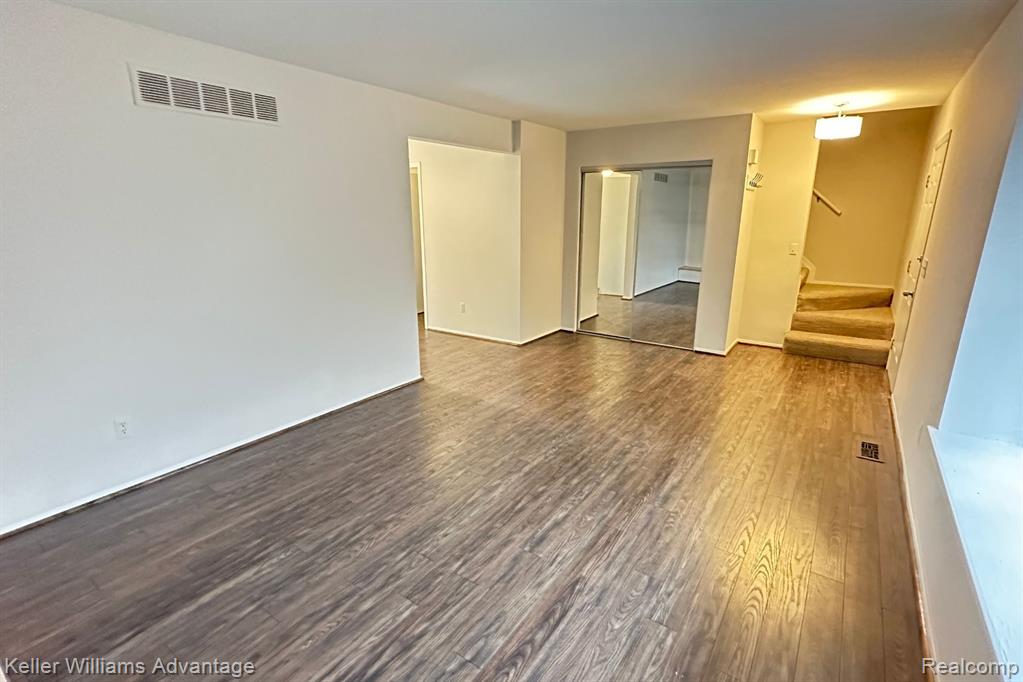 24502 Simmons Drive, Novi, MI — Photo 3