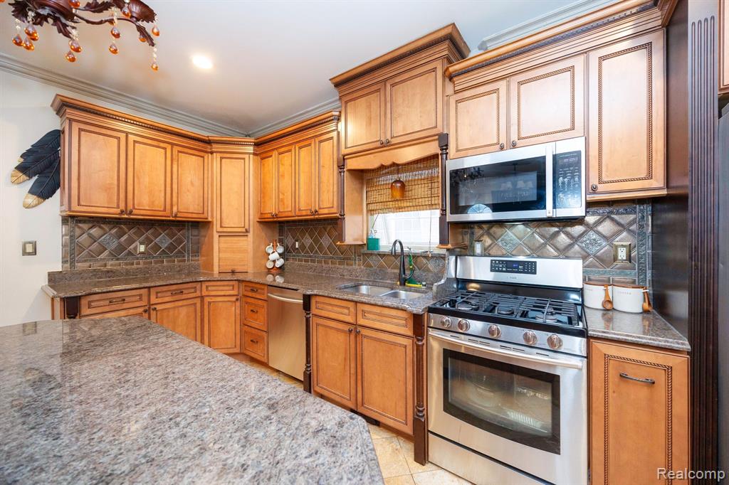 8401 Fenton Street, Dearborn Heights, MI 48127 — Photo 28