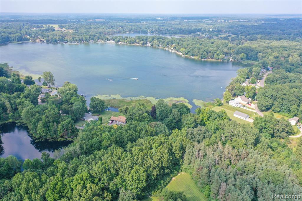 1938 Lakeview Drive, Lapeer, MI 48446 — Photo 41