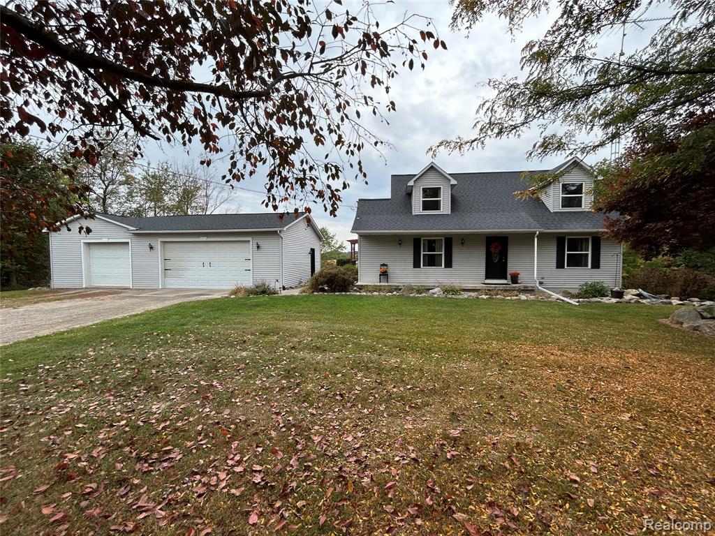 8812 S Byron Road, Gaines Vlg, MI 48436 — front exterior