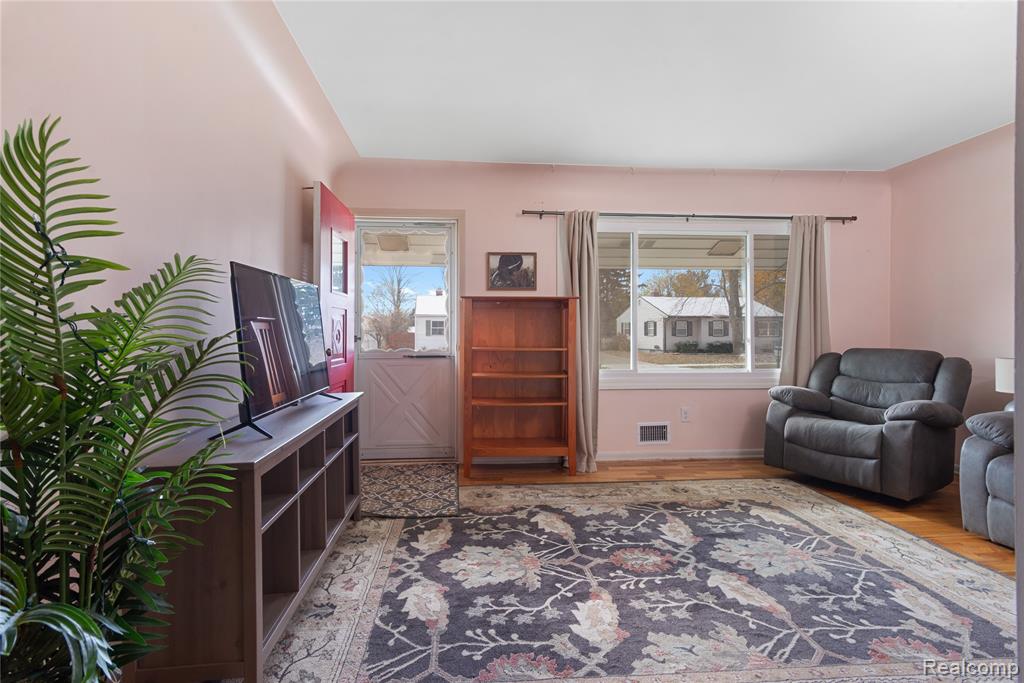 830 Westwood Drive, Fenton, MI 48430 — Photo 5