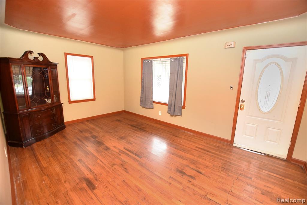 609 W Marengo Avenue, Flint, MI 48505 — Photo 2