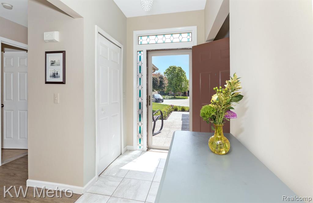 41667 WESTBURY Lane, Clinton Twp, MI 48038 — Photo 5