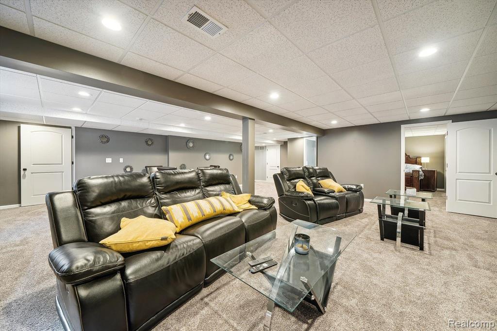 5121 HAWKSEYE Trace, Warren, MI 48092 — Photo 35