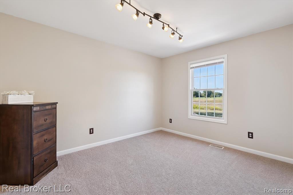 6097 High Valley Drive, White Lake, MI 48383 — Photo 27