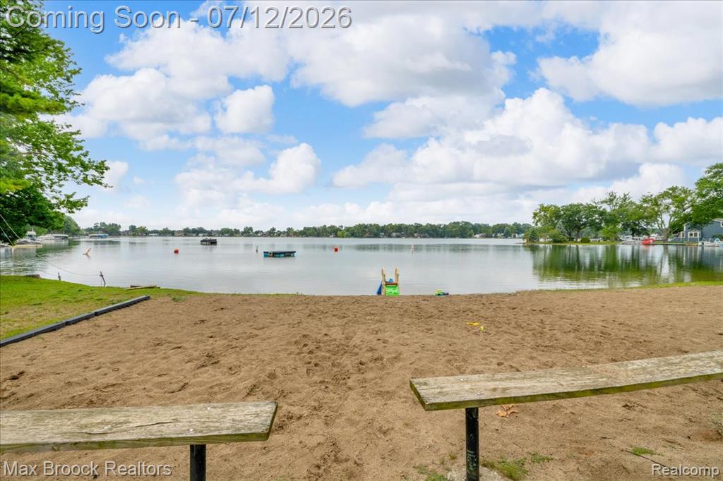 8230 Vandell Street, Commerce Twp, MI 48382 — Photo 40