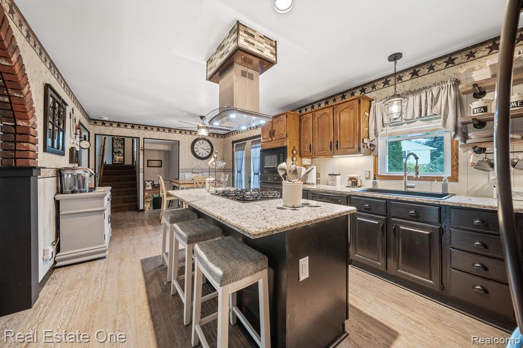 943 DEL SHER Drive, Brighton, MI 48114 — Photo 7