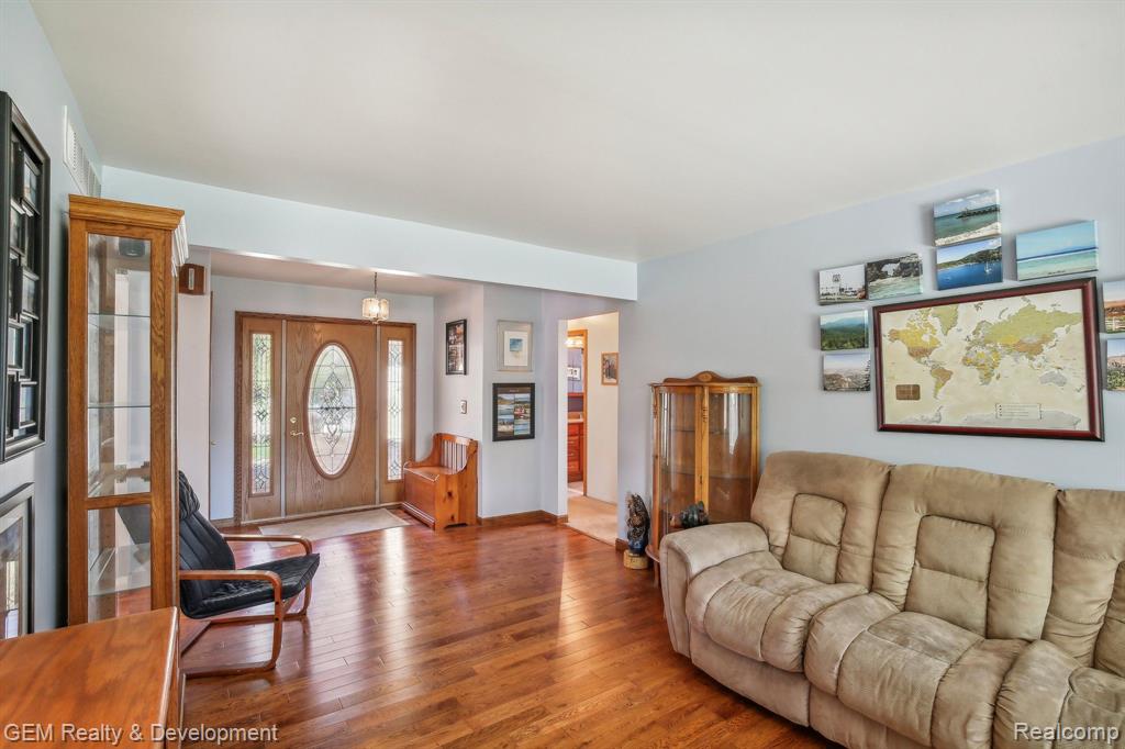 7480 CORBETT Drive, Canton, MI 48187 — Photo 12