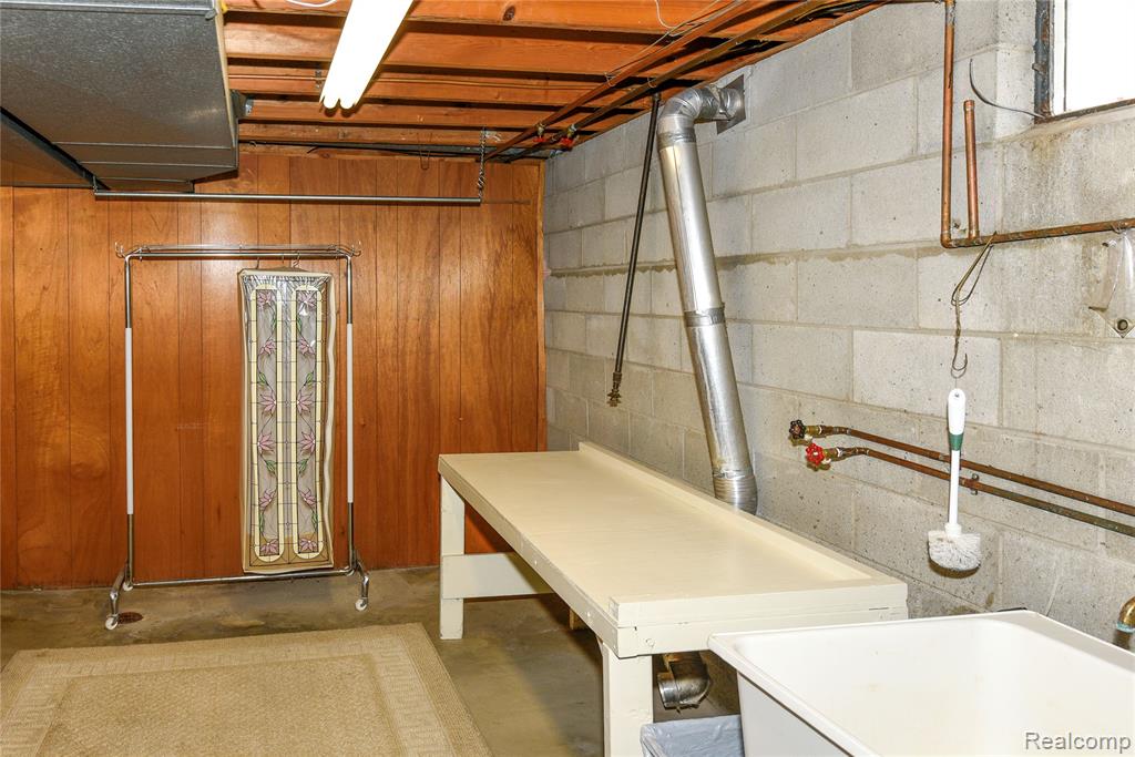 884 Eugene Drive, Oxford, MI 48371 — Photo 43