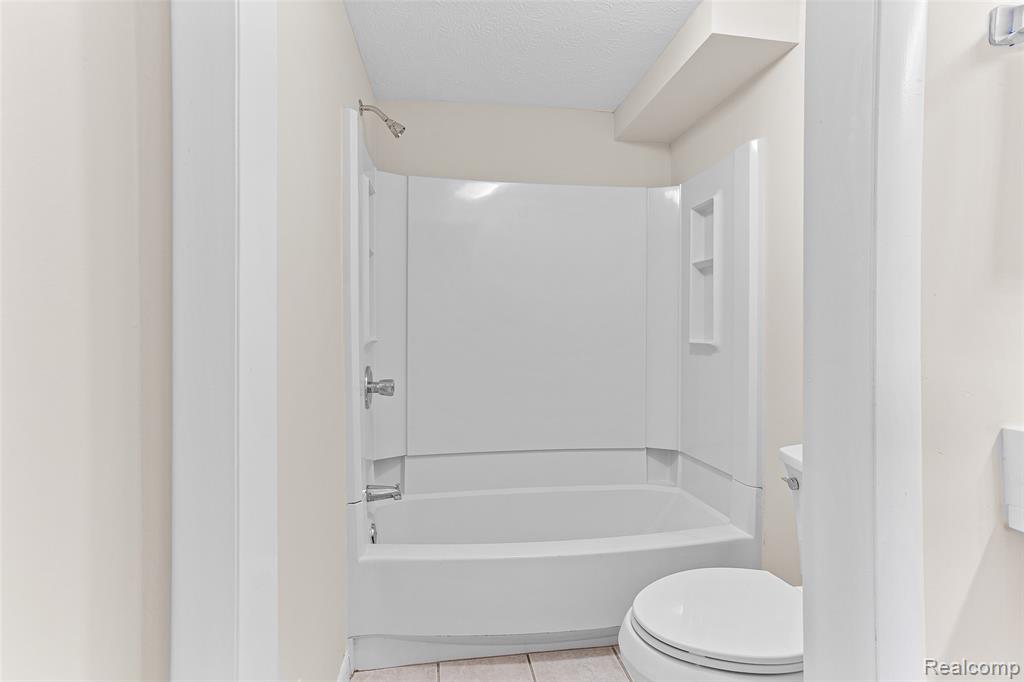 5086 FALMOUTH Drive, Troy, MI 48085 — Photo 29