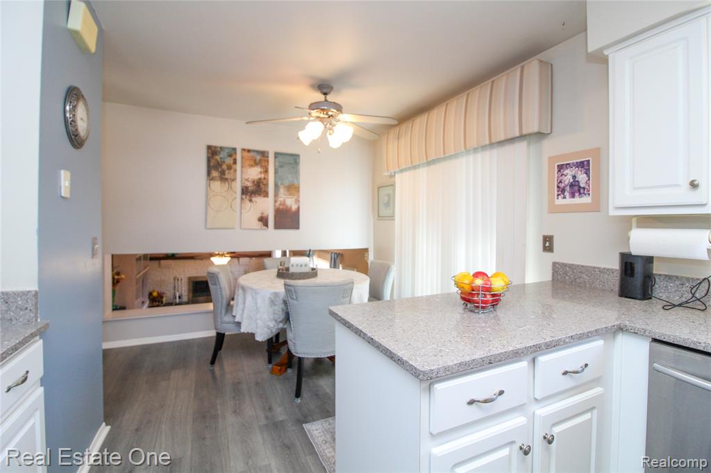 6942 Leslee Crest Drive, West Bloomfield, MI — Photo 11