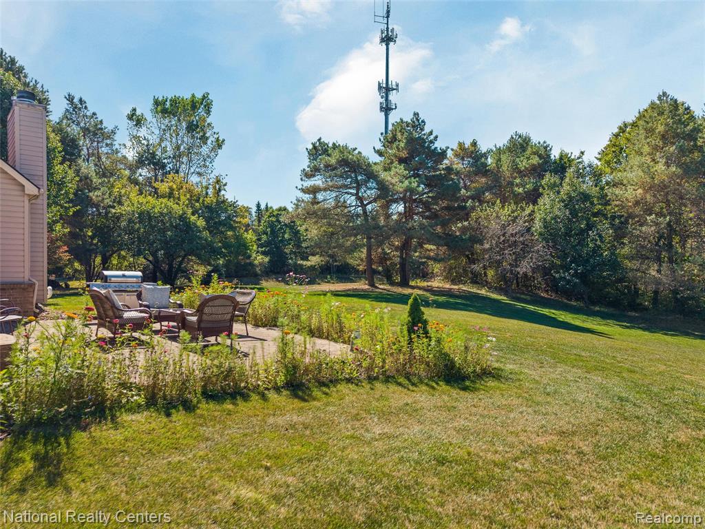 678 Joshua Drive, Highland, MI 48356 — Photo 36