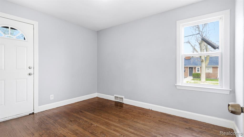 2858 Fort Park Boulevard, Lincoln Park, MI 48146 — Photo 15
