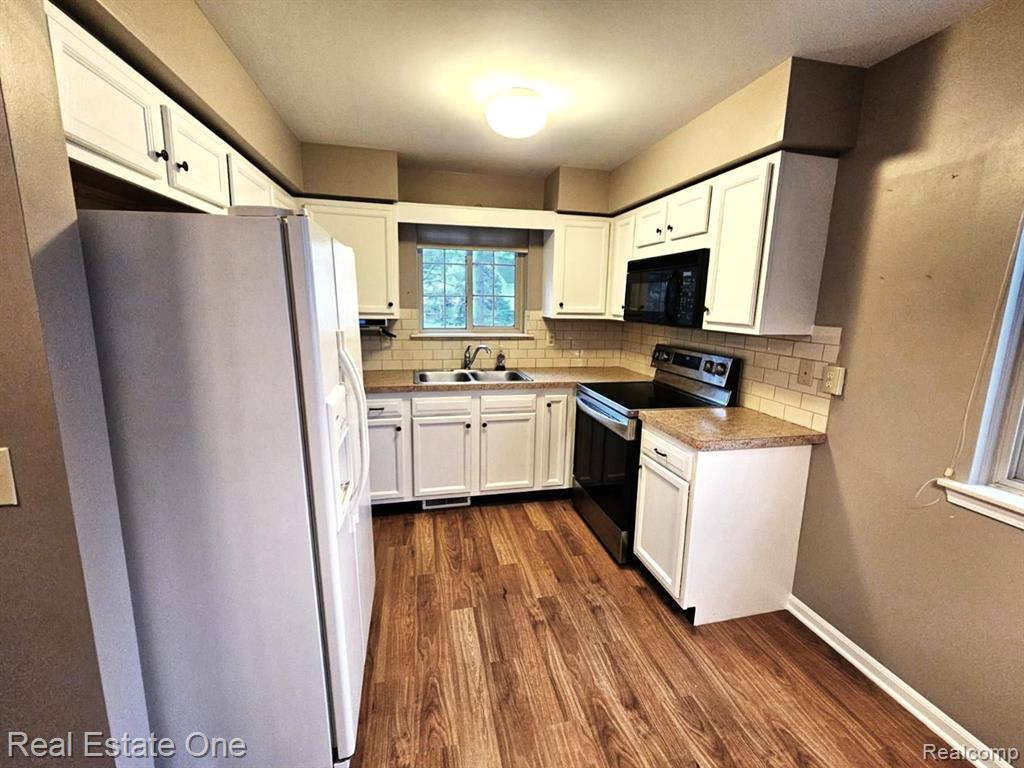 748 S Milford Road, Milford, MI 48381 — Photo 9