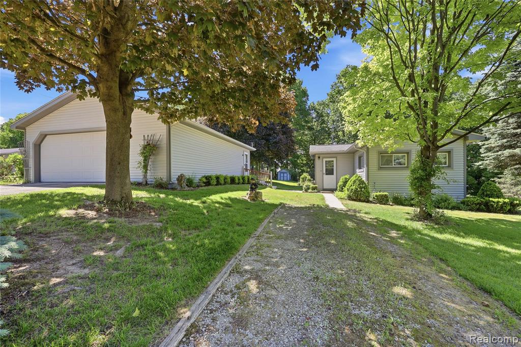 3700 Sylvester Drive, Dryden, MI 48428 — Photo 2