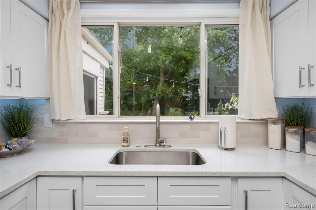 6085 Worlington Road, Bloomfield Hills, MI 48301 — Photo 19