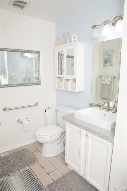 22073 Fairlane Boulevard, Woodhaven, MI 48183 — Photo 14