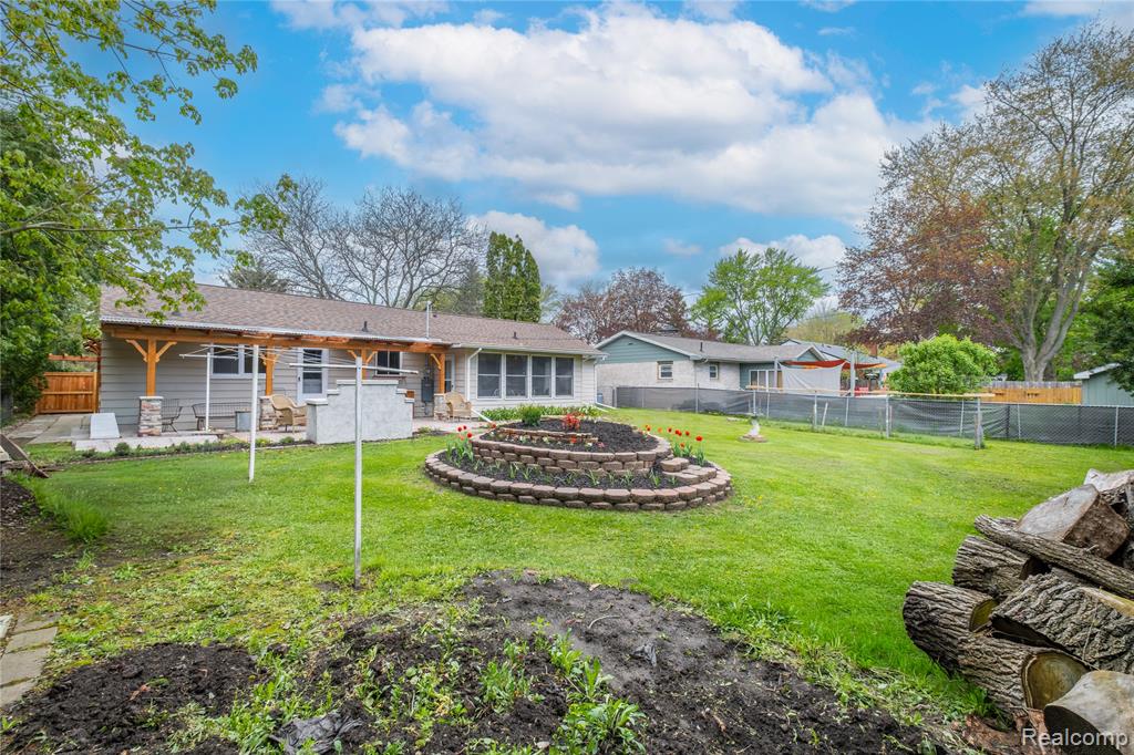 1316 Coolidge Avenue, Saginaw, MI 48638 — Photo 32