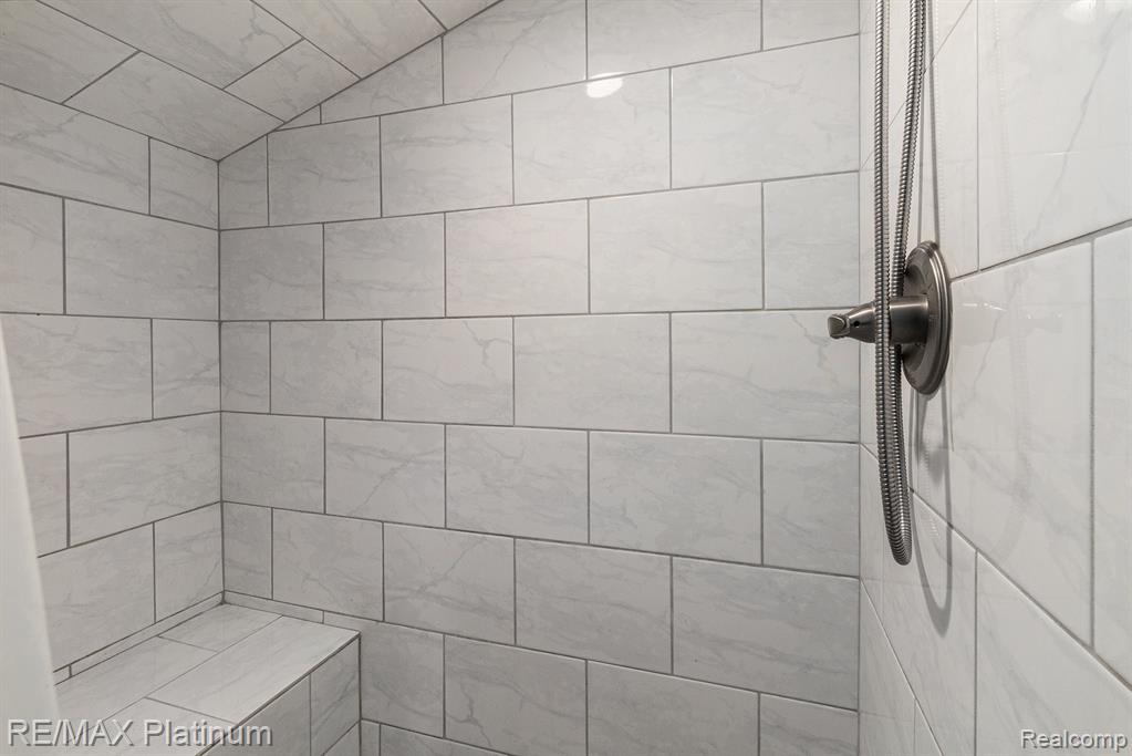 4653 Webberdale Drive S, Holly, MI 48442 — Photo 15