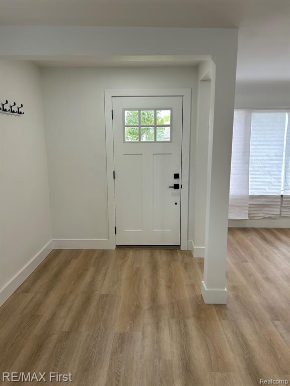 8865 Kenberton Drive, Oak Park, MI 48237 — Photo 9