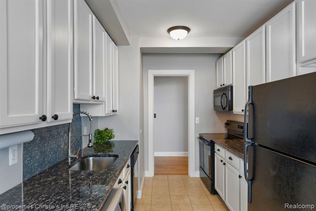 15 E KIRBY Street, 710, Detroit, MI 48202 — Photo 16