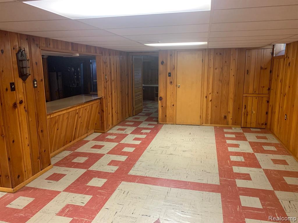 9211 LAURENCE Avenue, Allen Park, MI 48101 — Photo 19