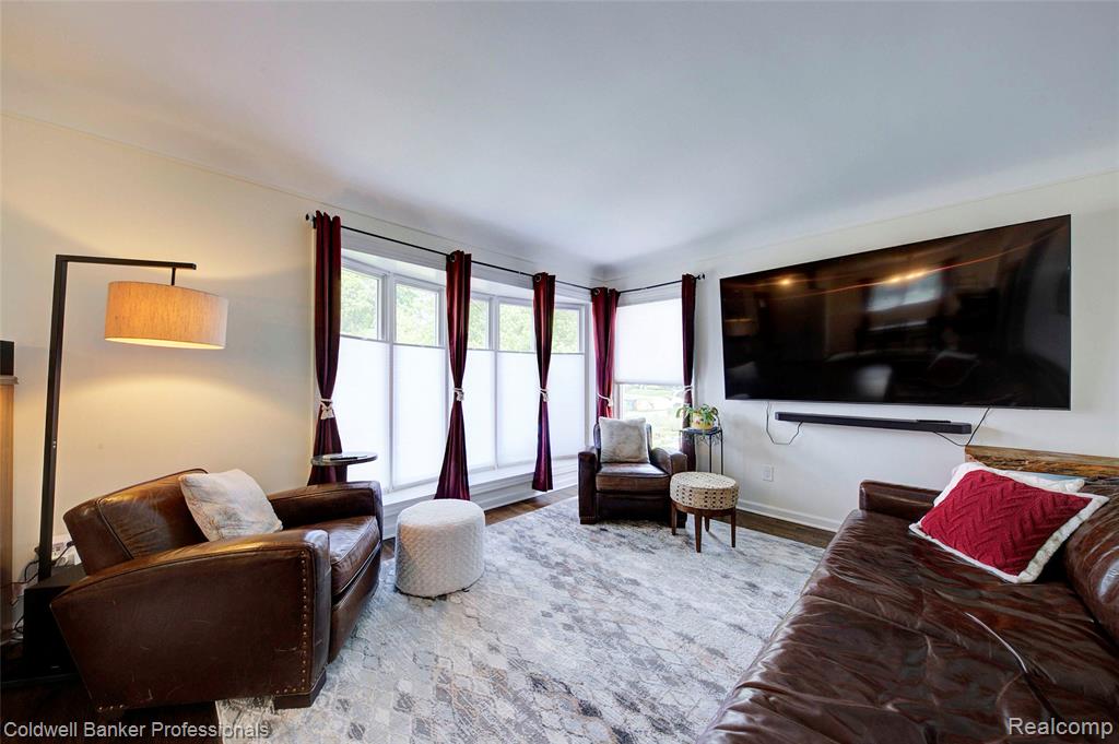 702 Woodlawn Avenue, Royal Oak, MI 48073 — Photo 10