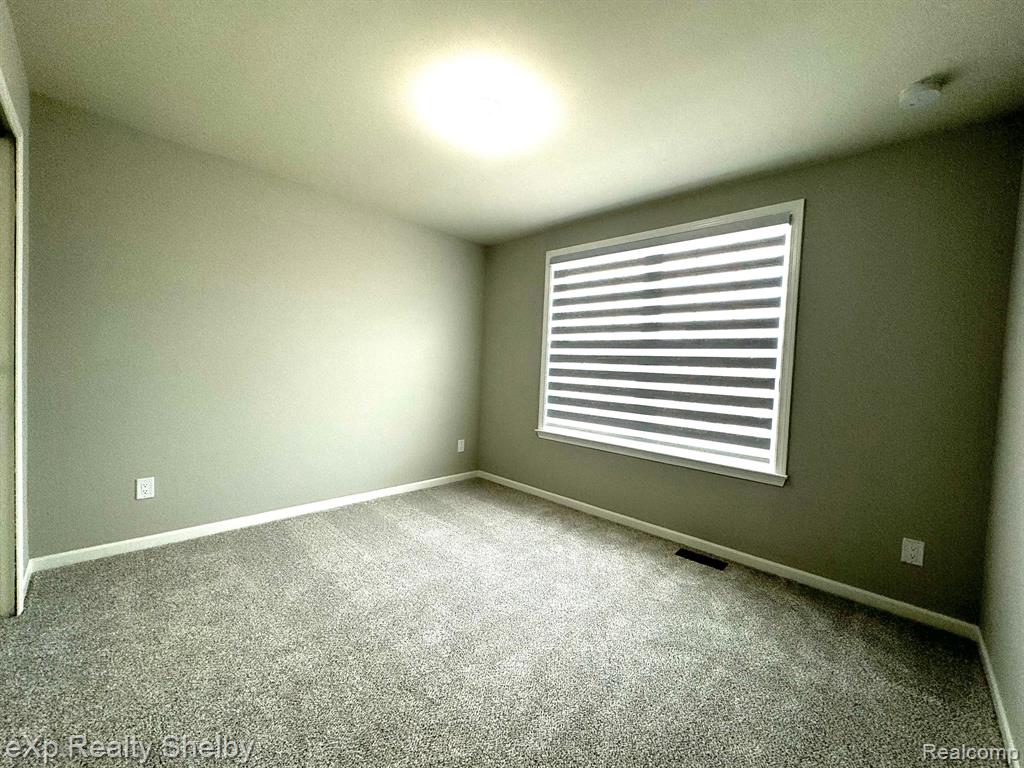 49477 Hummel Dr, Macomb, MI 48044 — Photo 35