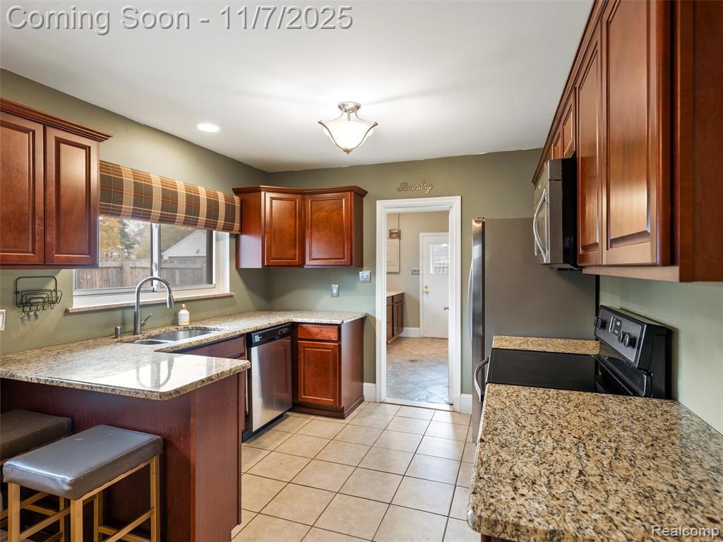 7231 Weingartz, Center Line, MI 48015 — Photo 8
