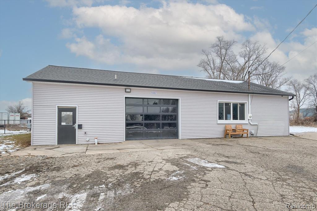 5482 Miller Road, Swartz Creek, MI 48473 — front exterior