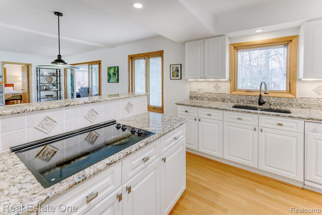 488 ORCHARDALE Drive, Rochester Hills, MI 48309 — Photo 35