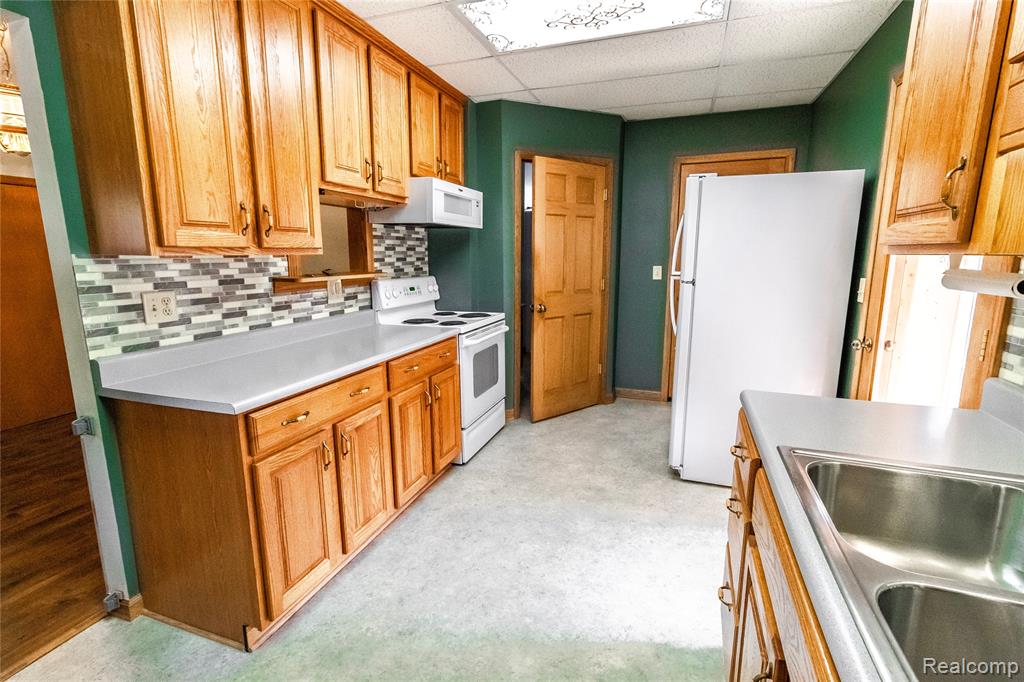847 N Main Street, Lapeer, MI 48446 — Photo 6