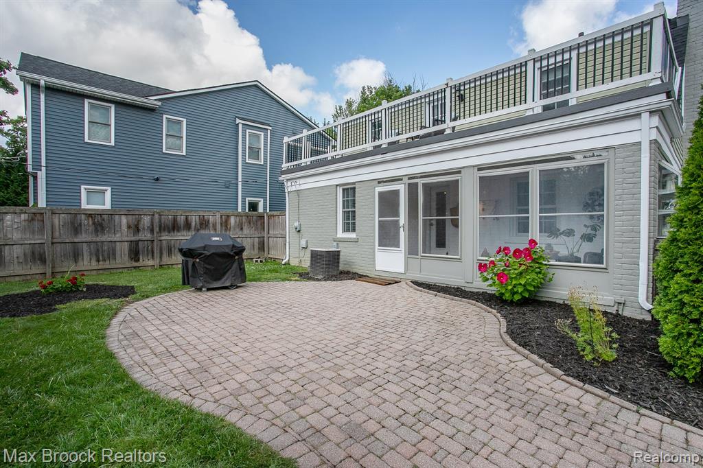 10475 Vernon Avenue, Huntington Woods, MI — Photo 56