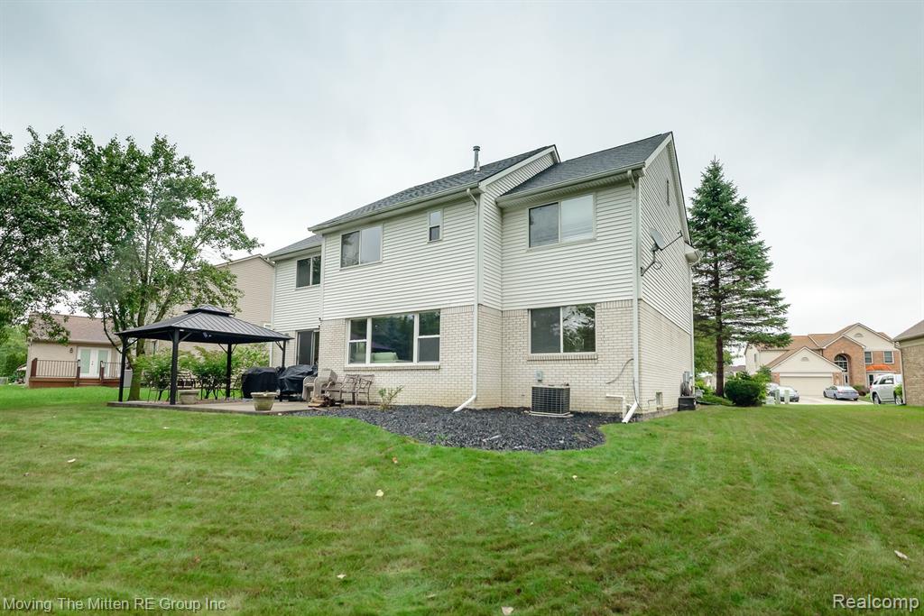 9084 W WALDEN Drive, Van Buren, MI 48111 — Photo 54