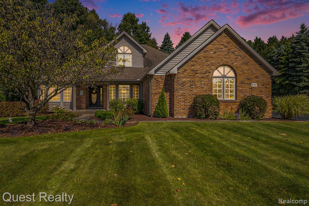 5780 GARNET Circle, Clarkston, MI 48348 — Photo 2