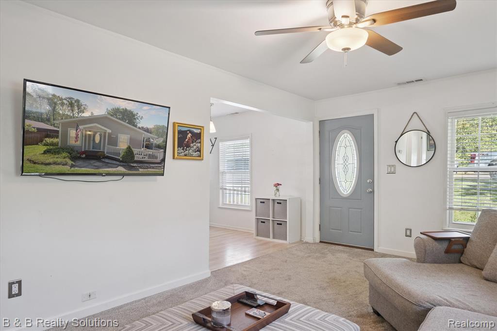 4065 Rosemound Avenue, Waterford, MI 48329 — Photo 10