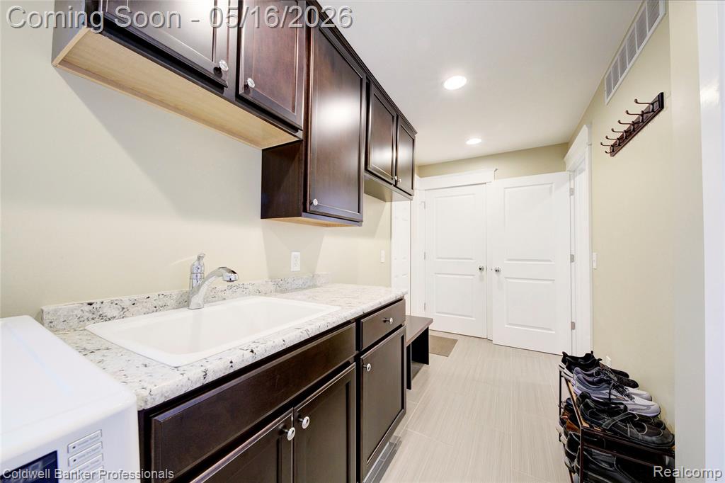 3540 Tothill Drive, Troy, MI 48084 — Photo 29