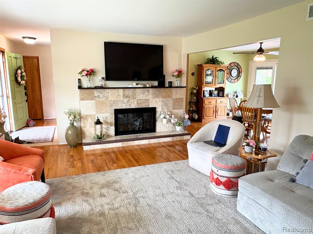 845 S 10TH Street, St. Clair, MI 48079 — Photo 5