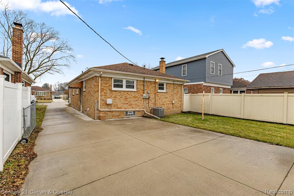 8054 Robinson Avenue, Allen Park, MI 48101 — Photo 18